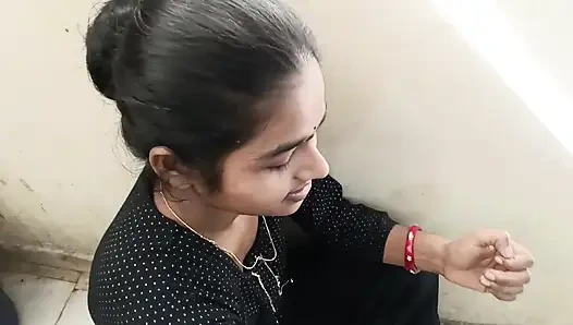 Seans 29. Odayı sikiyorum ve mopping yapıyorum, devar'daydım ve sırtım çok acıtıyordu, devar, şimdi çok iyi