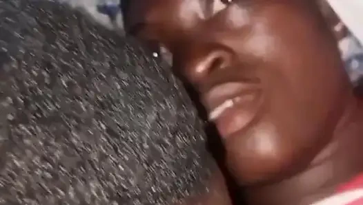 En iyi arkadaşımın büyük göğüsleri var