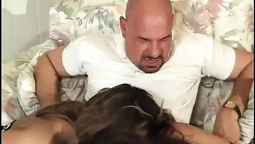 Güzel anal Asyalı sürtük kızlar emiyor ve büyük bir yarakla sikiliyor