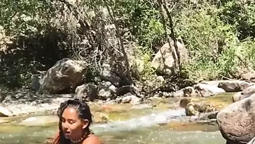 Halakana natasha çıplak kamu banyo