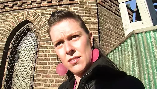 Orta yaşlı seksi kadın amcığımı filme alırken amını sikiyor 2 - 2