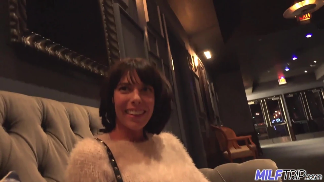 मिल्फट्रिप मिल्फ लेक्सी फॉक्सी रैप्स पुसी होठों चारों ओर बड़ा डिक