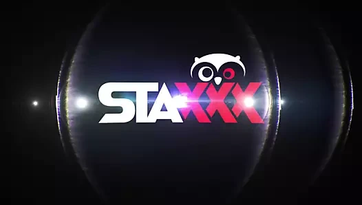 Busty sarışın genç lana görmek sikikleri içinde the mutfak