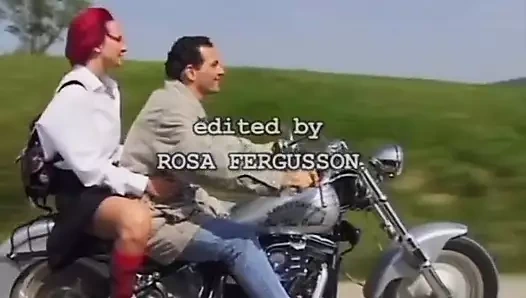 Lulu gerçek bir sürtük olarak izlenmeyi seviyor