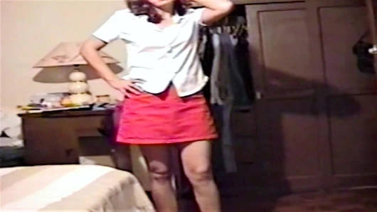 Karımın güzel üvey kardeşi büyük kıllı amını gösteriyor