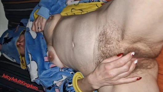 Yatmadan önce bana mastürbasyon yapmak istediğini ve bunu kaydetmem gerektiğini söyledi.