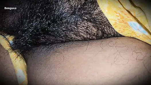 Bhabhi ke sath Soya toh bhabhi ne Raat ko lund pakad liya