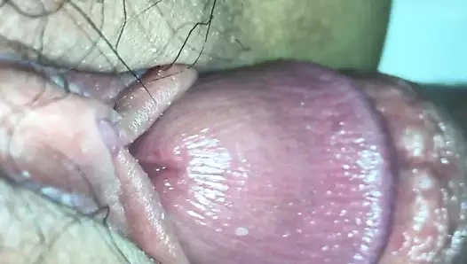 Sıkı Asyalı kıllı amcık sert yarağa boşalıyor