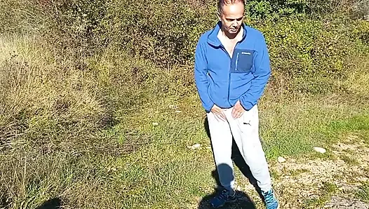 Natürist olmayı ve sikilmeyi seviyorum.