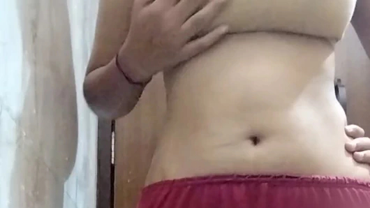 3. ateşli videom banyoda banyo yapıyor.