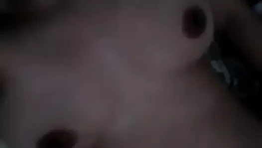 Asya gösterileri kapalı ona büyük memeler