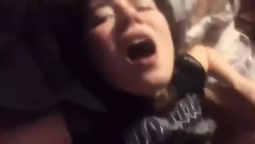 Birçok özelliği olan bir sarışın
