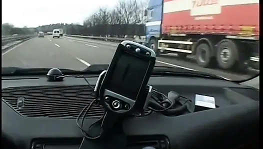 Asyalı ateşli kız beyaz yarakla sikiliyor