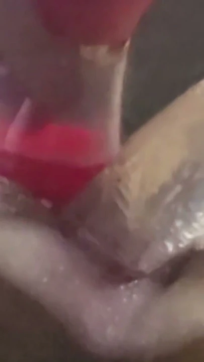 Yakın çekim yarı saydam dildo ile sikme | Klip 1