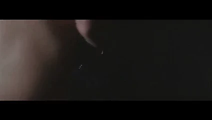 kız kardeş değil Lou doillon