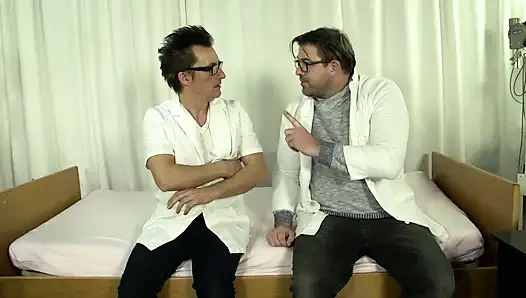 Asyalı Bebek Hastanede Çifte Sikiliyor