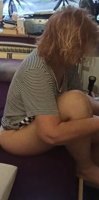 50 yaşındaki ev hanımlarının selülit bacakları ve götü