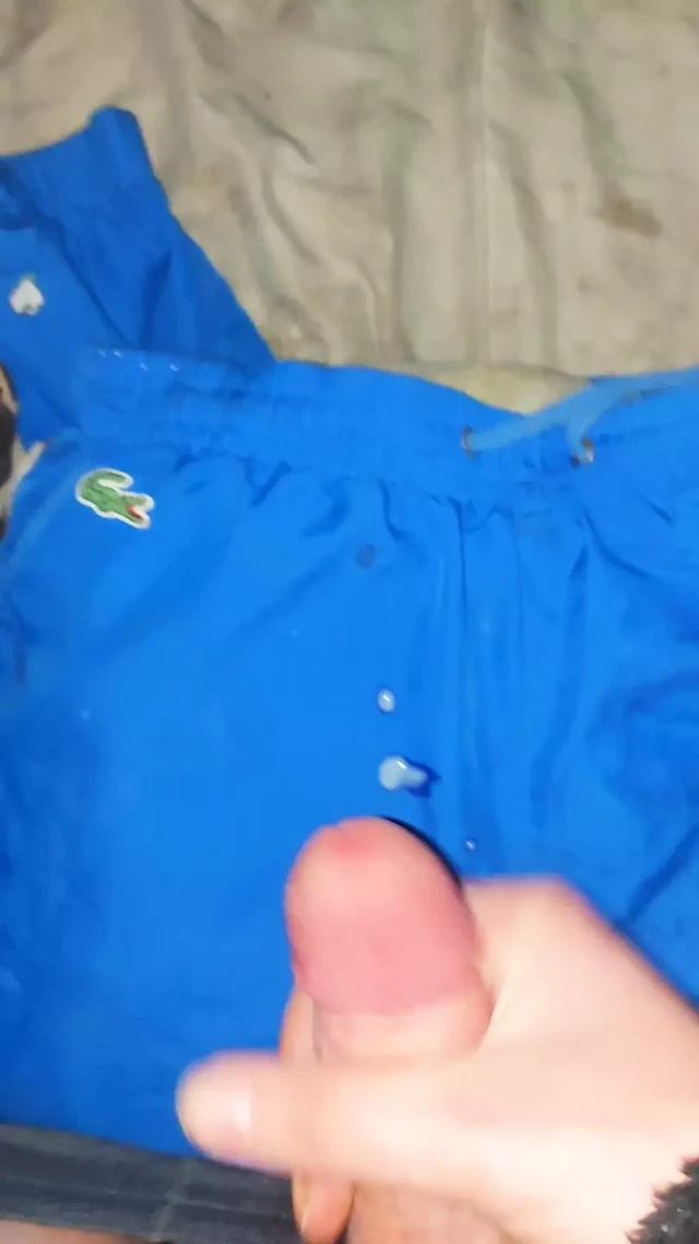 Lacoste oğlan boşalıyor