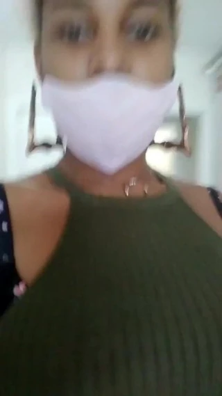 tranny flashes dick için bir adam