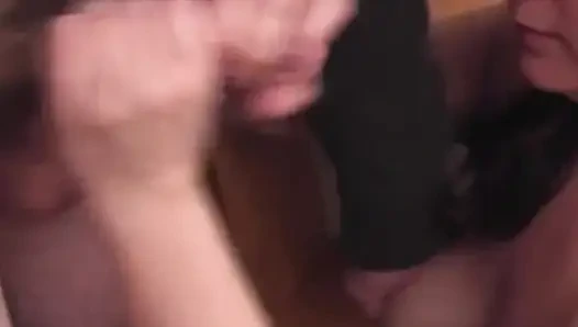 Düzgün vücutlu genç kızın ofiste elle muamelesi