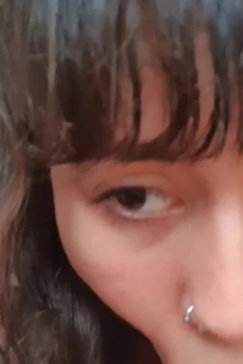 Нежный рот играет на мясистом члене, любительское крупным планом доставляет удовольствие с моим мокрым ртом, часть 2