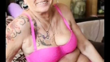 Striptiz by chris brown &amp; granny gerdi