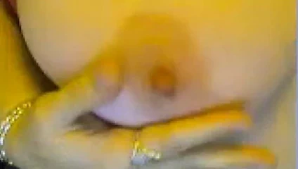 Büyük memeli web kamerası