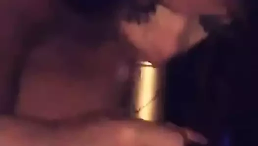 Abanoz fahişe emmek bir şişe