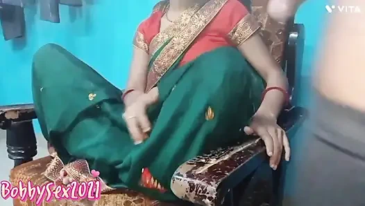 Gerçek üvey kız kardeş ve üvey erkek kardeş ebeveynlerinin arkasında seks ilişkisi yapıyor, Hintli seks