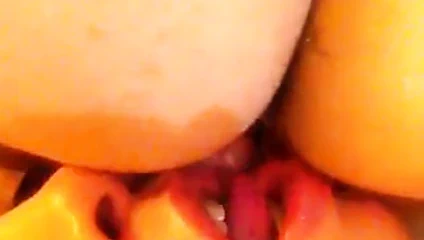 Onun o nefis kıçını yalamayı seviyorum