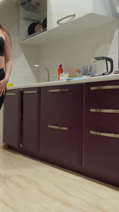 Azgın üvey anne Alina Rai'nin orgazma ulaşmasına yardım et