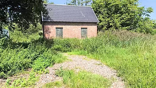 Göğüsler tam seansta dayak yiyor - kabarık ve kırmızı