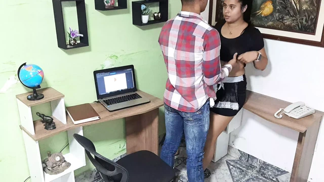 ofiste çalışanı sikiyorum