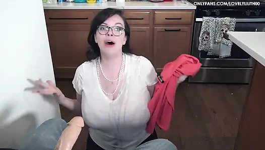 Güzel lilitlh güneyli üvey anne orta yaşlı seksi kadın boşalma iri güzel kadın büyük memeler komedisi