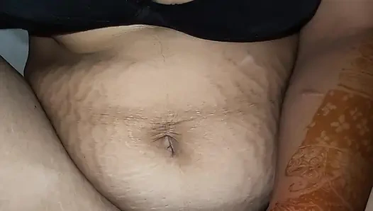 Suhagraat 1 ilk gece sekon yuvarlak sikişiyor Hintli ev hanımı