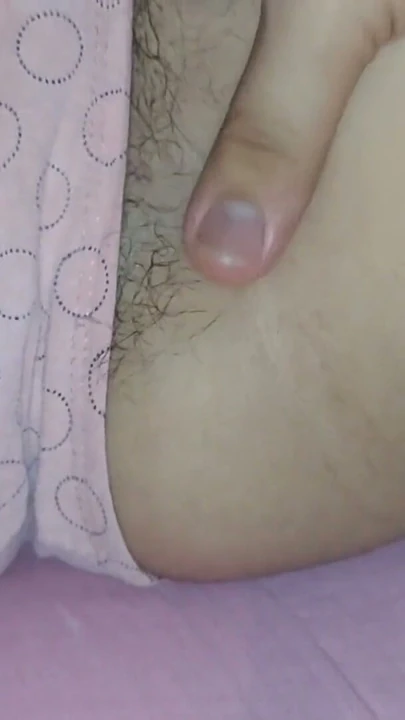 Xxx desi üvey kızkardeş ile çarşaflar arasında oynuyor | Klip 2