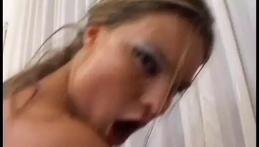 Muhteşem sarışın bebek Haydi şanslı damızlık sikme ona göt sert ve derin