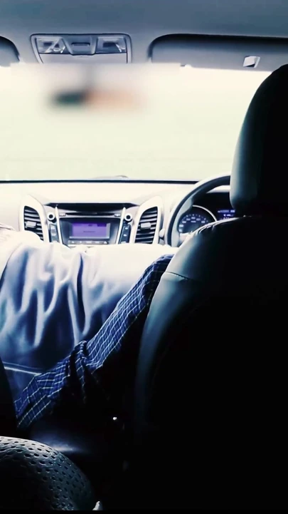 Dikkat!! Üvey kız yine genç bir üvey babasının sikini emiyor!