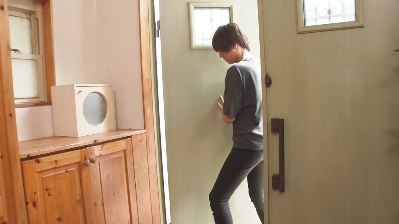 Seducing by Flashing Pussy Manami Kato Ema