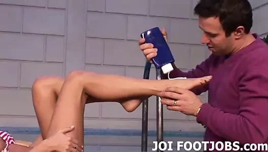 sikini ayaklarımın arasında hissetmek istiyorum