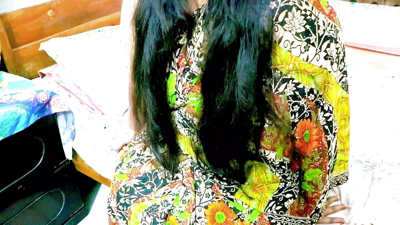 Güzel Hintli üvey erkek kardeş ve aldatan üvey kız kardeş seks, gerçek 18+ desi romantizmi, bangla edepsiz konuşma xxx video