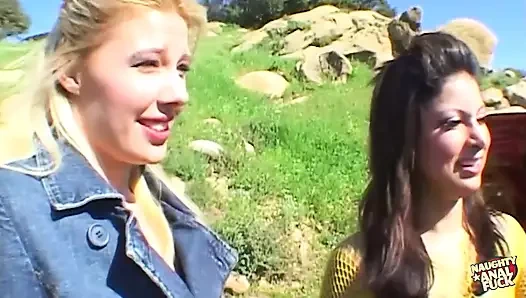 Yüksek topuklu iki sürtük bu azgın üçlü grup sekste birbirlerinin amlarını ve göt deliklerini yalıyor