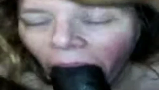 Sevimli kız büyük zenci emiyor