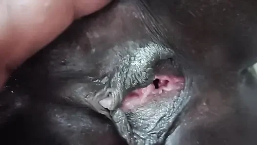 Kocası Dubai'de çalışırken komşu evli kadın erkek arkadaşını davet ediyor.bölüm 2