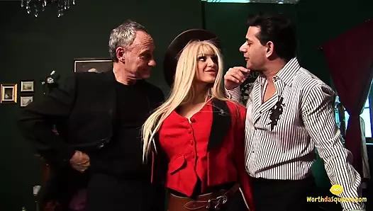 Bilardo oyunu ateşli tutkularla yarıda kesilir