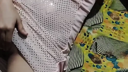 Hintli köylü evli kadın ev yapımı sikişiyor