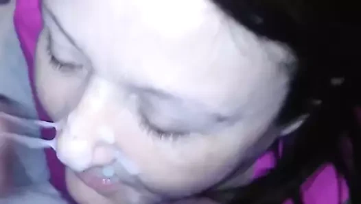 süpervizör adım anne yüzünde bir fındık büstü