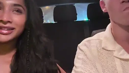Arabada Eşimle Seks Yaparken Komşu- Yasmina Khan Bizi Yakaladi.