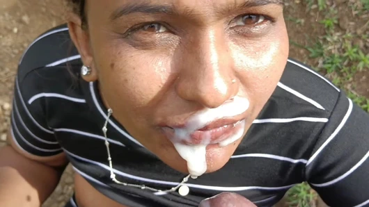 Hintli marathi kavita yenge ormanda sikişiyor ve ağzına boşalıyor ve yüzüne boşalıyor