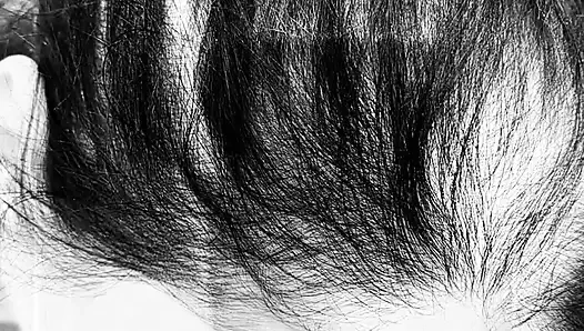 Siyah ve beyaz resimler o yarağı emiyor ve tüm sikişi boşalıyor